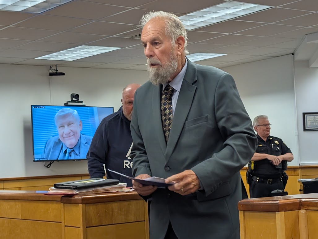 Gemeindevorsteher von Maple Ridge Township zu sechs Monaten Bewährung und ...